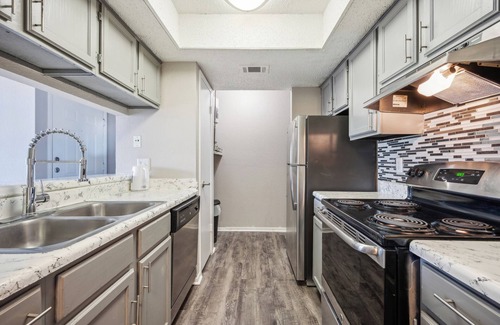 Bedford Apartment | 3001 Crystal Springs 1214 I Spacious 2 Bed 1 Bath