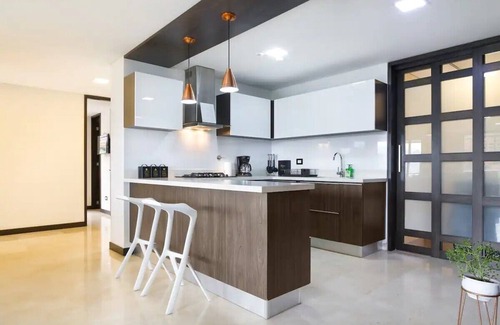 El Castillo Apartment | 301 Modern Space in Exclusive Area of El Poblado