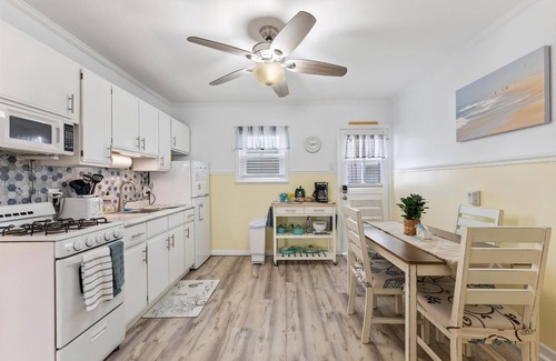 Wildwood Crest Condo | 302 E Buttercup Road, Unit 3
