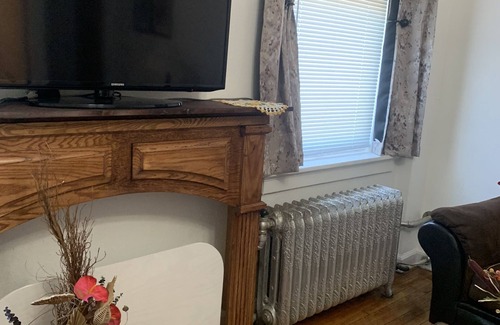 Boone Apartment | #303 The Victorian Suite, Apartment "A Winter Retreat in Boone, IA