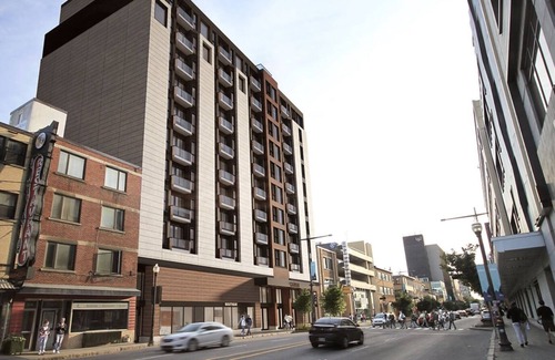 Saint-Roch Condo | 309980 2026/04/30- 3 1/2 Ultramodern - A stone's throw from Old Quebec