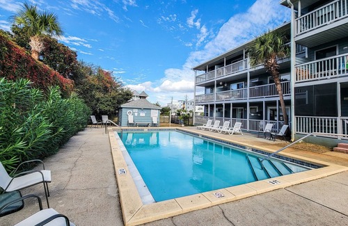 Inlet Beach Condo | 30A Inlet Sands 105 | Walk to Beach & Rosemary! Private Patio w/Pool Access!
