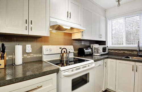 Stoneham Apartment | 31#33 Chemin du Hameau