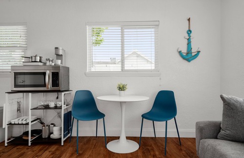 Historic Old Northeast Apartment | 310 Unit A1-Coffee Pot Cottage by Coastal Cottages