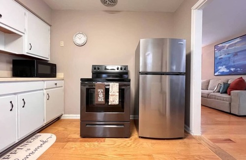 Newport News House | 318 Large 3 bedroom with fenced yard!