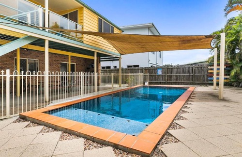 Rainbow Beach House | 32 Bombala Crescent Rainbow Beach Aircon Pool Pets welcome