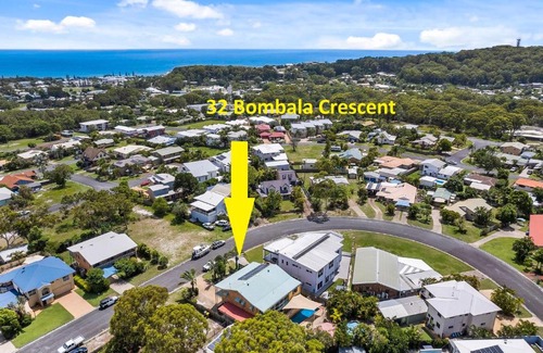 Rainbow Beach House | 32 Bombala Crescent Rainbow Beach Aircon Pool Pets welcome