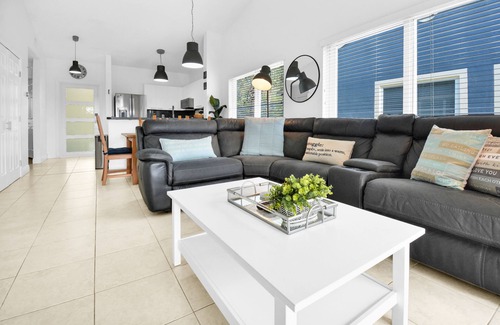 Boca Raton Apartment | 320C Modern Apt - Next to Evert Tennis Academy