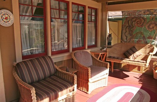Avalon House | 329CA: Quaint Cottage in Avalon, Arts & Crafts Style, Charming Front Porch, A/C