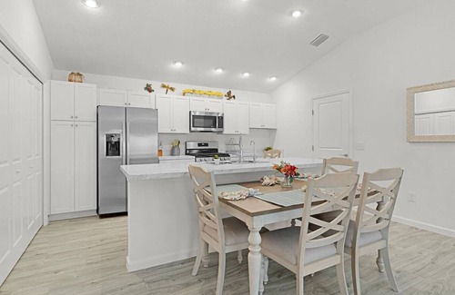 Wildwood House | 3418 Possehl Place - Deluna