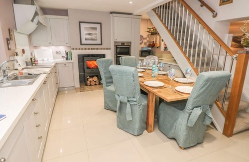Burry Port House | 35 Seaview Terrace - A Wonderful Place To Stay! Pet friendly!