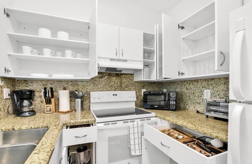 Mission Bay Apartment | 350D - Sunny Apt in Boca Raton