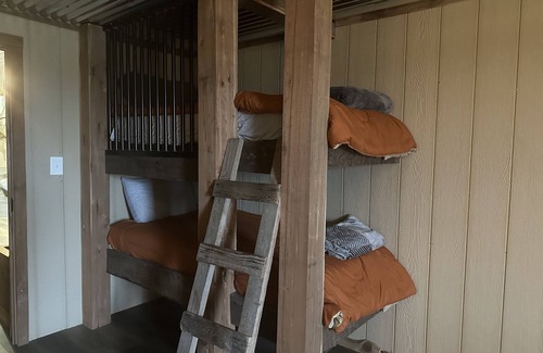 Heltonville House | 3547 Pleasant Run Rd