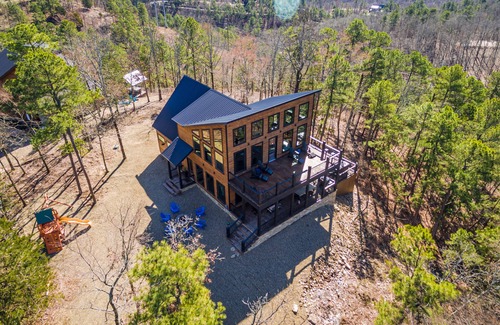 Broken Bow Cabin | 360 GORGEOUS VIEWS of Quachita Forest: Private Cabin Sleeps 14!