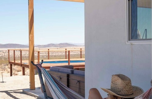 Panorama Heights House | 360 Views with pool and spa – Walking distance to the Park!