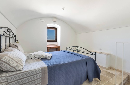 Mottola House | 3786 ADT - Camera quadrupla