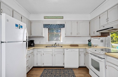 South Nags Head House | 386 - Unique South Nags Head Ocean-Side Rental - 4 Lots from Ocean!