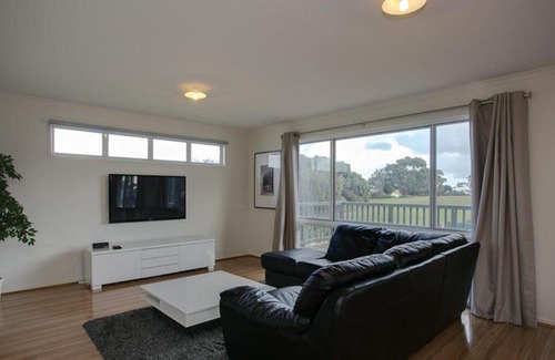 Ventnor House | 39 Bingley Crescent Ventnor