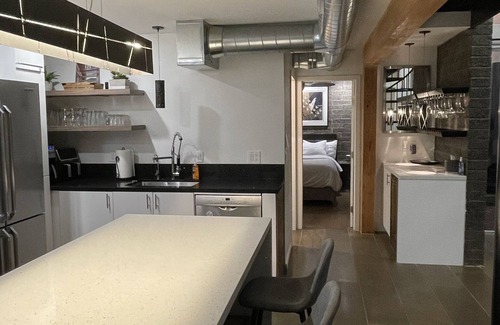Mesa House | 3b/2b "Beadle Box" Architectural Loft w/Doghouse + Golf