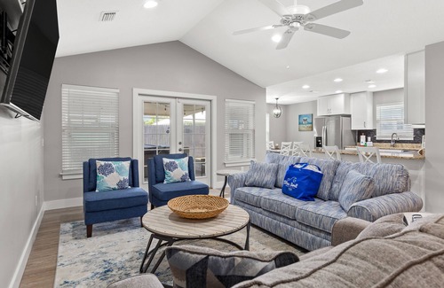 Laguna Beach Estates House | 3bd, 2BA Home! Family Friendly! Close to Beach! HOT Tub!