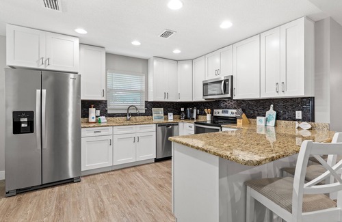 Laguna Beach Estates House | 3bd, 2BA Home! Family Friendly! Close to Beach! HOT Tub!