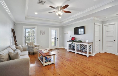 Milneburg House | 3BD/2BA with Bar & 24HR Security Patrol for Subdivision