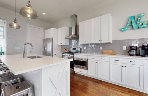 Nashville House | 3BD/3.5BA modern townhouse 7 mins from downtown, walking distance to restaurants