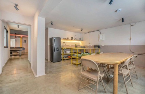 El Poblado House | 3BD House Manila, Private Jacuzzi and Pool table