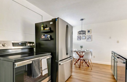 Hilltop House | 3br/1.5bath Upscale, Safe, Quiet Ranch in Columbus - lots of parking