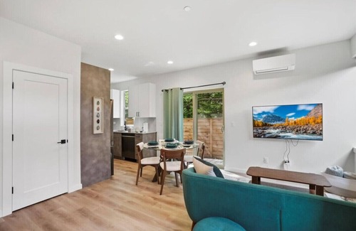 Green Lake Apartment | 3BR 2.5BA Rooftop View Green Lake Hideaway