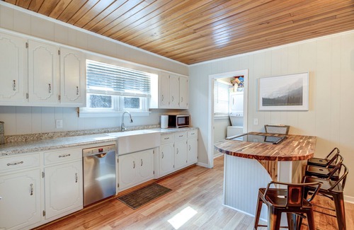 Boone House | 3BR/2 BA Cottage: Blue Mountain Retreat