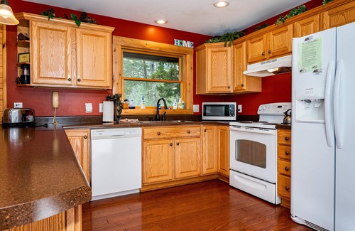 Gnaw Bone Cabin | 3BR, 3.5 BA Log Cabin