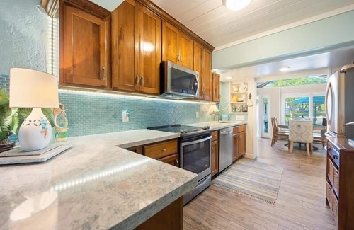 Rock Harbor Cottage | 3BR/3BA Key Largo Cottage by the Sea With Private Pool, Putting Course, and More