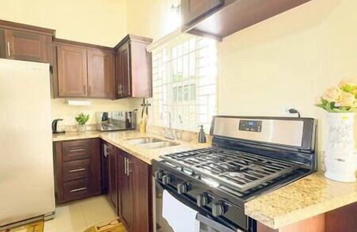 Falmouth Bed & Breakfast | 3BR/3BA*Paradise*Beach*BBQ*Gym*Pool*Free Breakfast