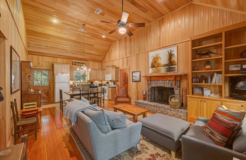 Sapelo Island House | 3BR Chachalaca Retreat on Sapelo w/firepit, screened-in porch, & beach supplies