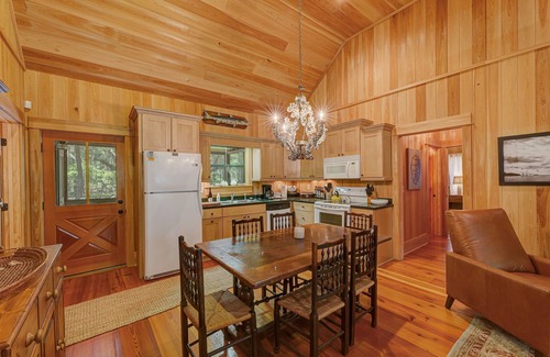 Sapelo Island House | 3BR Chachalaca Retreat on Sapelo w/firepit, screened-in porch, & beach supplies