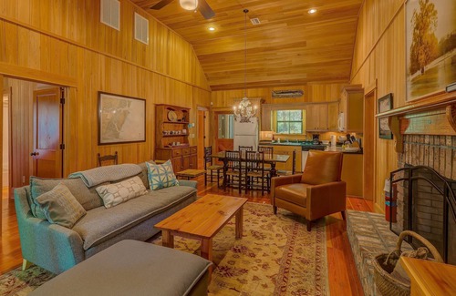 Sapelo Island House | 3BR Chachalaca Retreat on Sapelo w/firepit, screened-in porch, & beach supplies