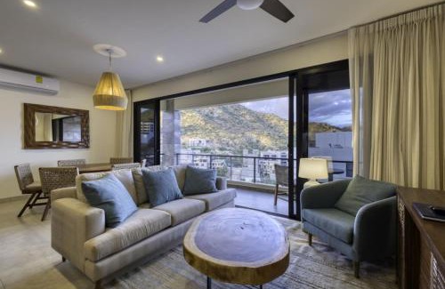 Libertad House | 3BR Condo Partial Sea View shared Pool and Jacuzzi