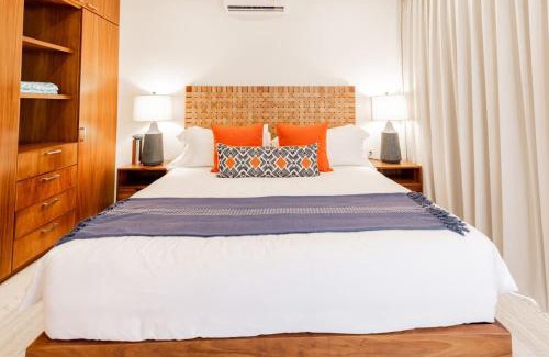 Libertad House | 3BR Condo Partial Sea View shared Pool and Jacuzzi