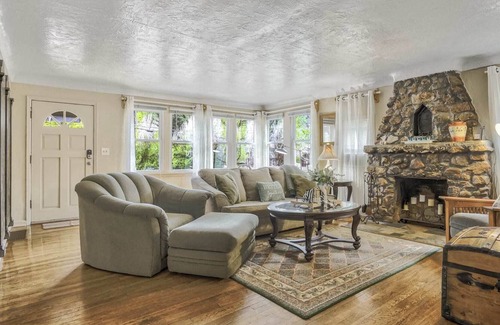 Manitou Springs Historic District House | 3BR Downtown Manitou Patio Mtn Views