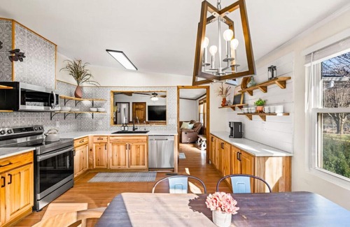 Newport House | 3BR Family Getaway on Goat Farm w 100 yr Old Barn