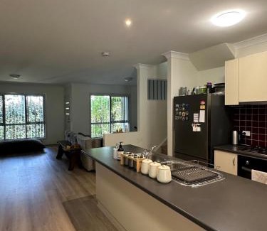 Stanhope Gardens House | 3BR family home, townhouse with free community pool and tennis court access