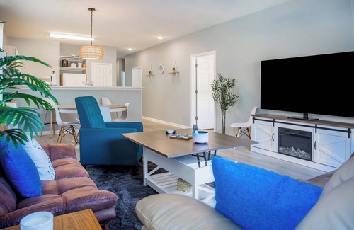 Sunset Beach Condo | 3BR/Ground level/Golf course/5miles to beach