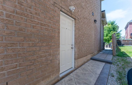 Brampton Apartment | 3BR Hideout Basement w/King Bed & Free Parking!