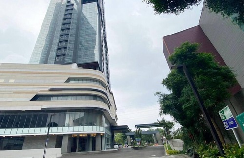 Surabaya Apartment | 3Br Near Mall At Grand Sungkono Lagoon Apartment