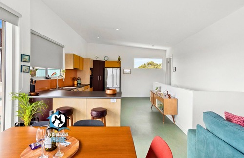 Aldinga Beach House | 3BR Retro Charm: Beach House Getaway