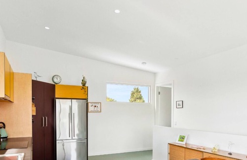 Aldinga Beach House | 3BR Retro Charm: Beach House Getaway