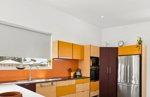 Aldinga Beach House | 3BR Retro Charm: Beach House Getaway