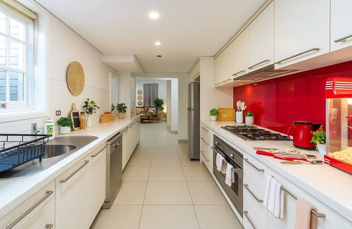 Glebe House | 3BR Retro Escape ICC & Darling Harbour