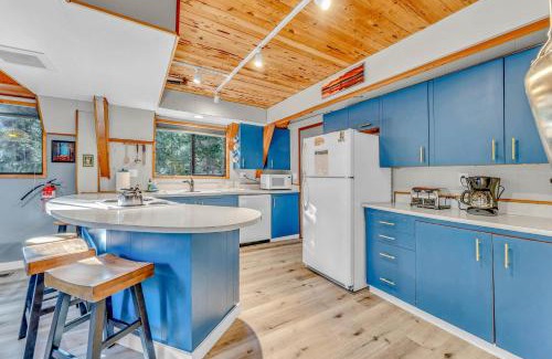 Tahoe City House | 3BR Tahoe Cabin in the Trees with Hot Tub